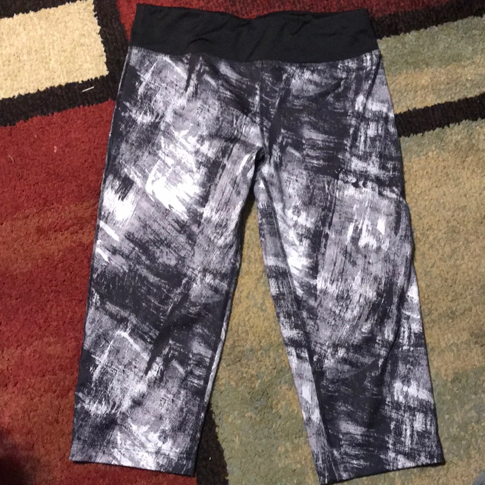 Athletic capris